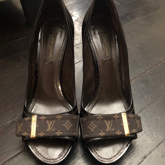 Louis Vuitton Monogram Peep Toe - Picture 1 of 5